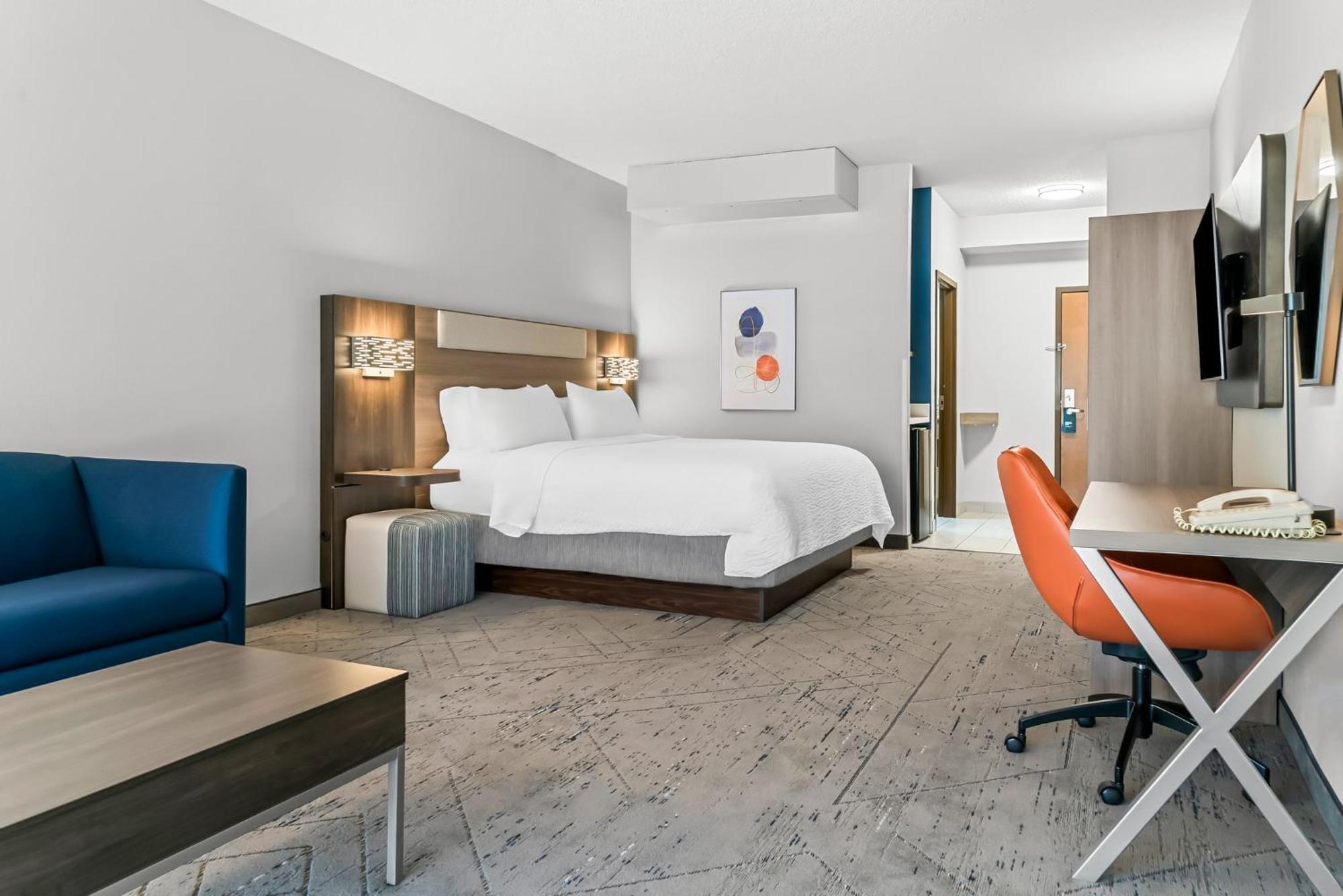 Holiday Inn Express & Suites Detroit - Novi By Ihg Exterior photo
